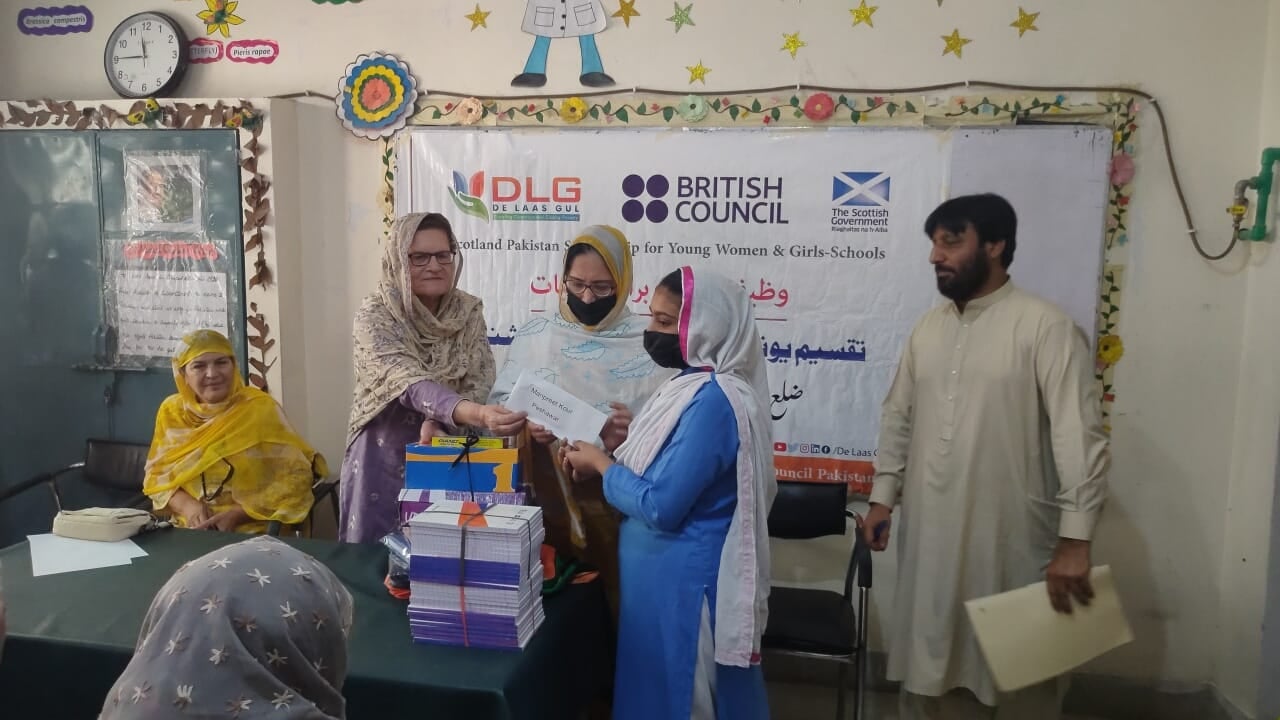 2nd-distribution-of-books-dabgari